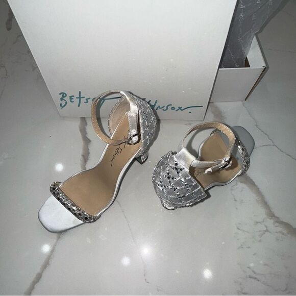 Betsey Joshnson Dean Ivory Crystal Embellished Bridal Heel Ankle Strap Sandal - Picture 5 of 13